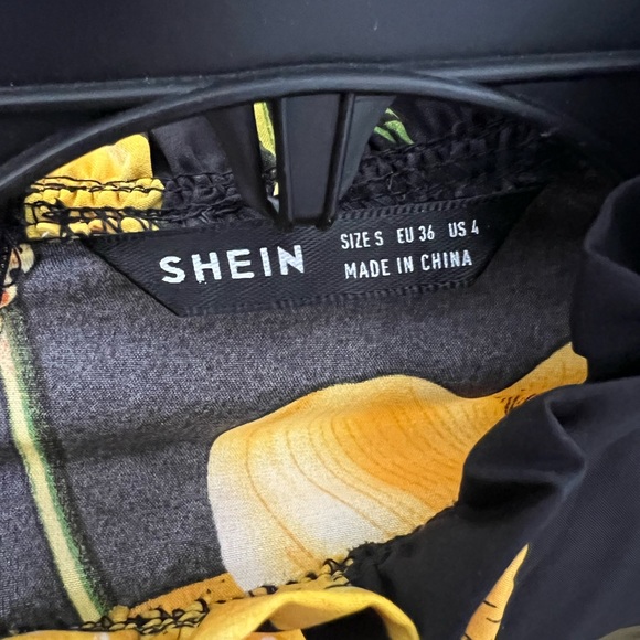 Modest Dress - Picture 2 of 3